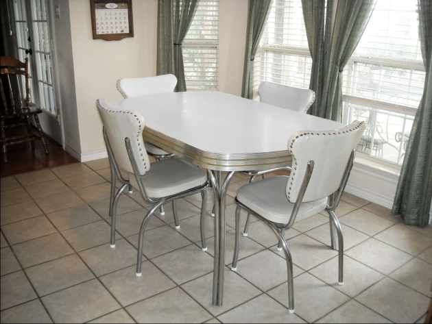 Astonishing 50's Kitchen Table And Chairs Ideas