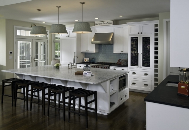 Amazing Kitchen Islands With Chairs Ideas