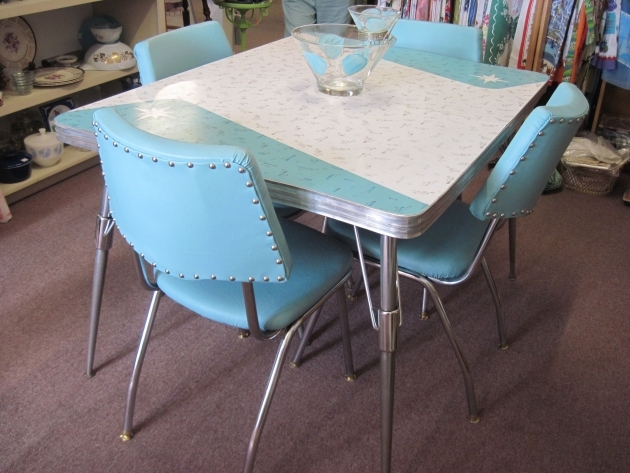 Stylish Retro Kitchen Tables And Chairs Image